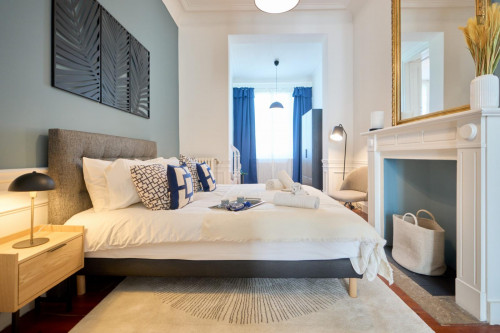 Luxurious 4-bedroom apartment near Square Marie-Louise