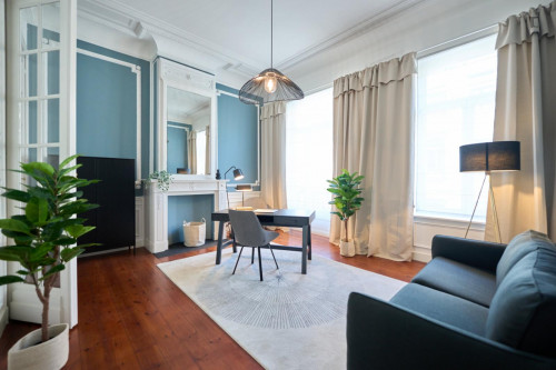 Luxurious 4-bedroom apartment near Square Marie-Louise