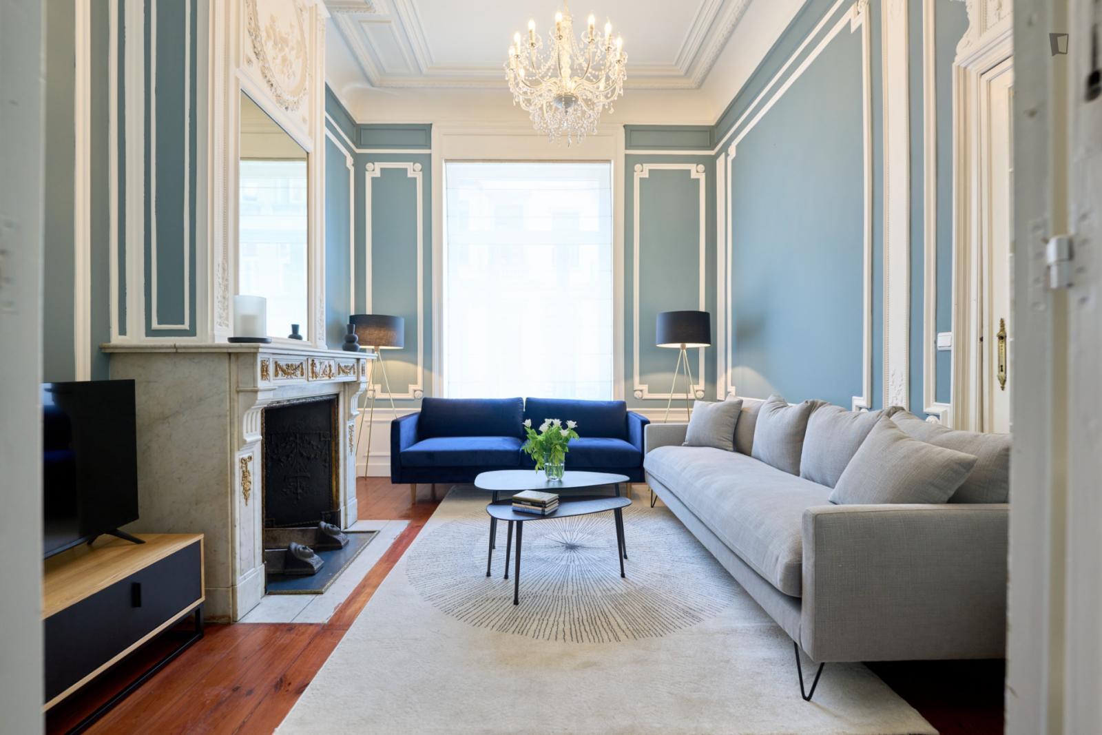  Luxurious 4-Bedroom Apartment Near Square Marie-Louise  -  Luxurious 4-bedroom apartment near Square Marie-Louise  - Gallery -  1