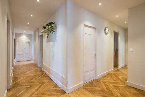 5-Bed Apartment on rue de la République