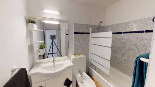 4-Bed Apartment on rue des Fontaines