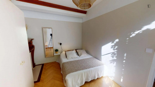 Sunny double bedroom in Villiers-la-Garenne