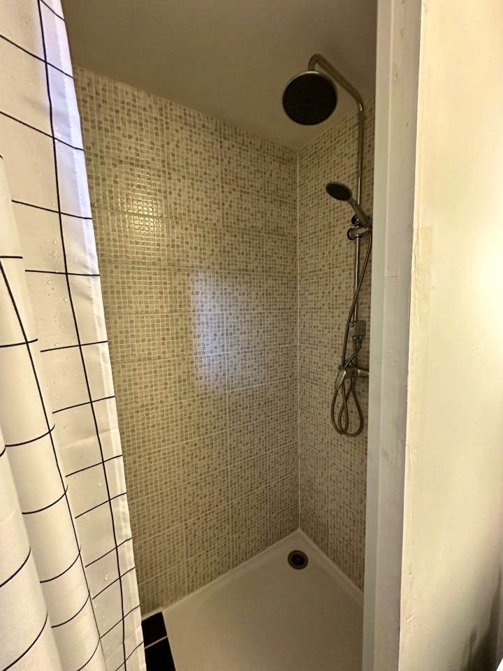  Private Single Room  -  Christau Residence  - Gallery -  3