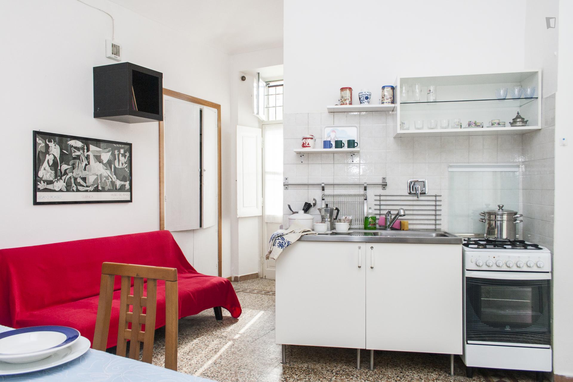 Two bedroom apartment ideal for two guests in Barriera di Milano