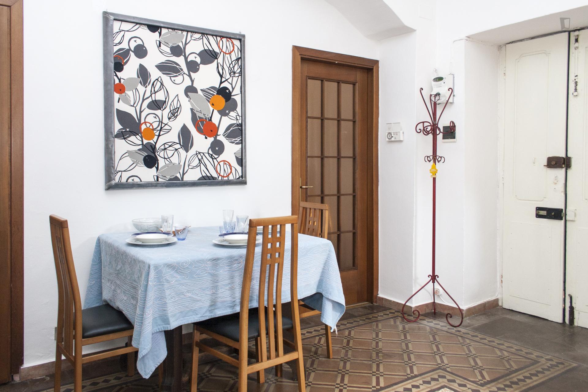 Two bedroom apartment ideal for two guests in Barriera di Milano