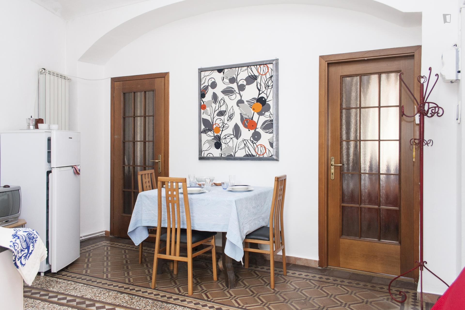 Two bedroom apartment ideal for two guests in Barriera di Milano