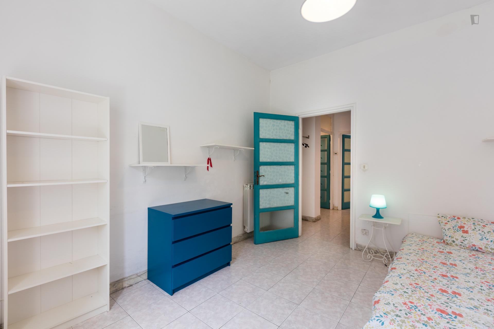 Neat double bedroom in Tuscolano neighbourhood