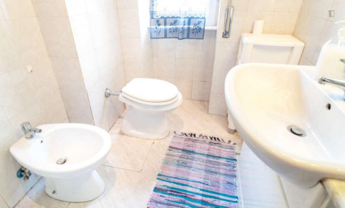 Neat double bedroom in Tuscolano neighbourhood - Gallery - 11