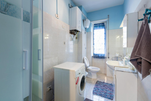 Neat double bedroom in Tuscolano neighbourhood - Gallery - 10