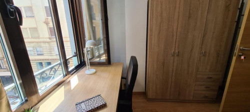 Bright single bedroom near the Colón metro