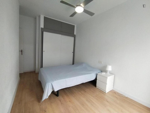 Inviting double bedroom near the Merced campus of Universidad de Murcia