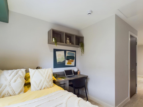 Crown Place - Gallery - 50