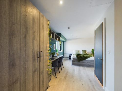 Crown Place - Gallery - 34