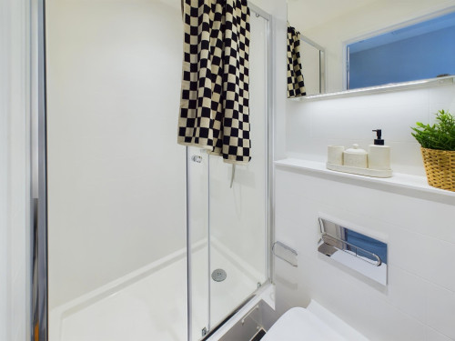 Crown Place - Gallery - 33