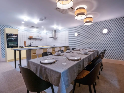 Crown Place - Gallery - 18