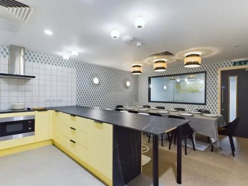 Crown Place - Gallery - 17