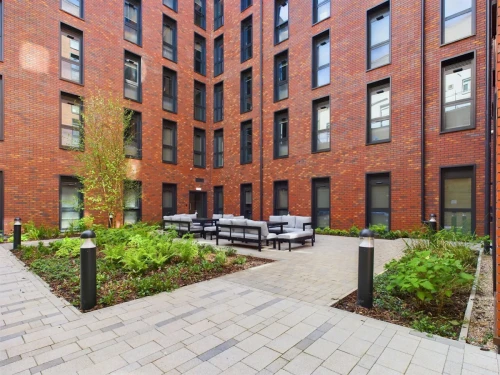 Crown Place - Gallery - 11