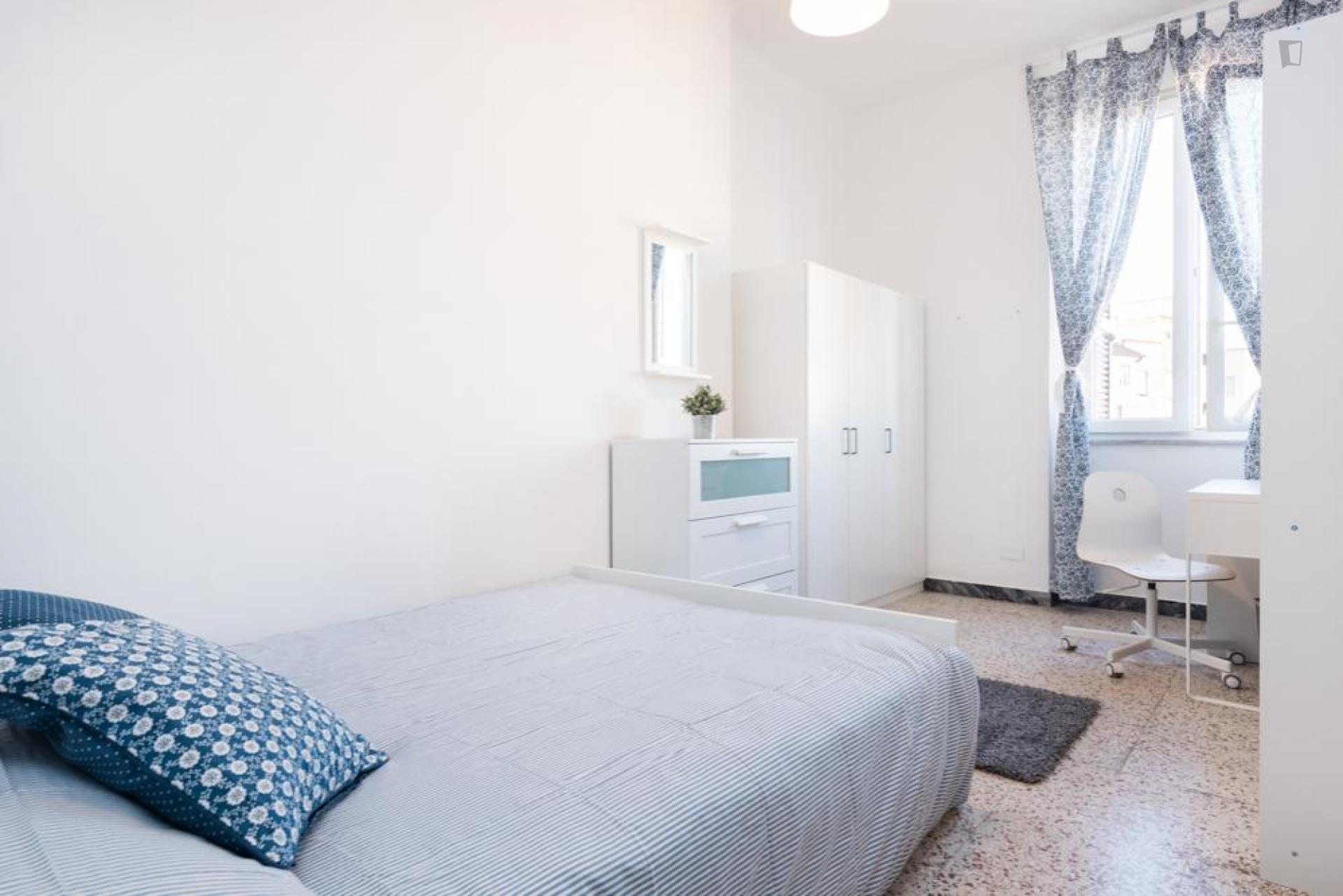 Bright double bedroom in a 4-bedroom apartment near Facoltà di Psicologia Sapienza Università di Roma