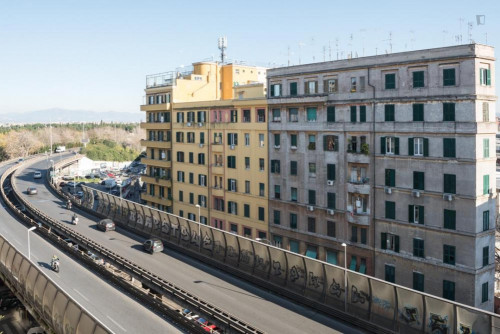 Bright double bedroom in a 4-bedroom apartment near Facoltà di Psicologia Sapienza Università di Roma