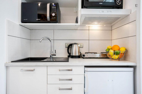 Room in a 2-room flat near Metro Wilanowska subway, close to Lazarski University - Gallery - 11