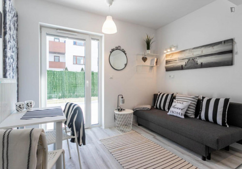 Studio with garden 25 minutes Warsaw's center, close to SWPS University