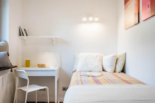 2-bedroom flat near Metro Wilanowska subway station