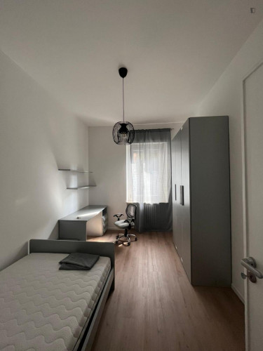 Nice Single Bedroom well connected to Politecnico di Torino