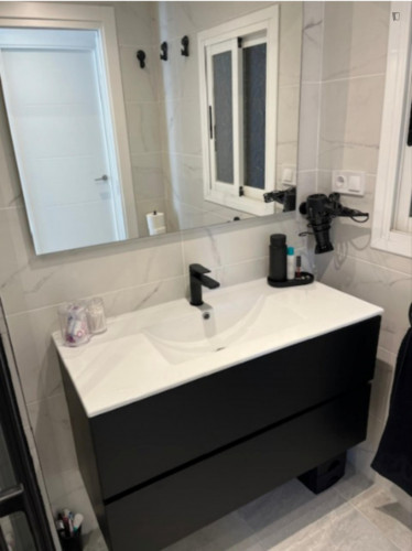 Modern 3 Bedroom Apartment close to Parc Lo Morant - Gallery - 14