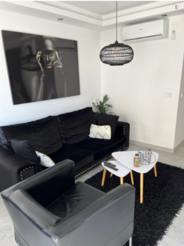 Modern 3 Bedroom Apartment close to Parc Lo Morant - Gallery - 16