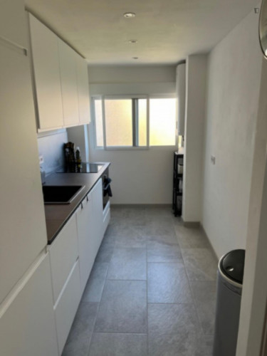 Modern 3 Bedroom Apartment close to Parc Lo Morant - Gallery - 17