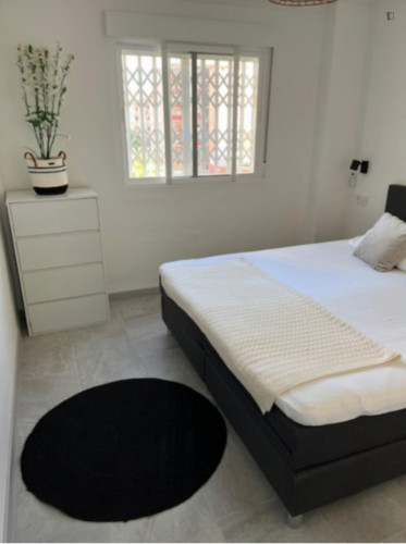 Modern 3 Bedroom Apartment close to Parc Lo Morant - Gallery - 11