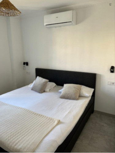 Modern 3 Bedroom Apartment close to Parc Lo Morant - Gallery - 12