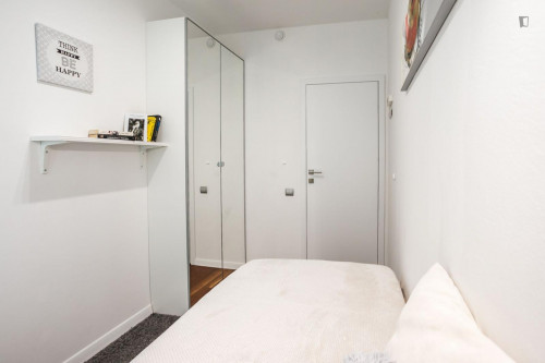 Room for girl near Metro Wilanowska subway station, close to Lazarski University