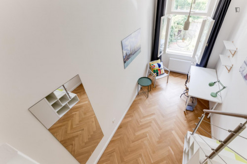 Bright double bedroom near the Kinsky Garden