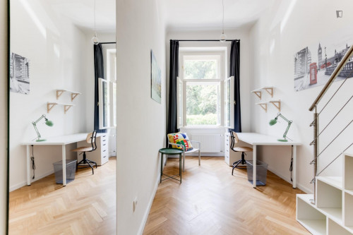 Bright double bedroom near the Kinsky Garden
