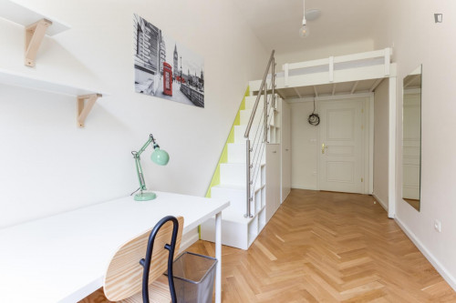 Bright double bedroom near the Kinsky Garden