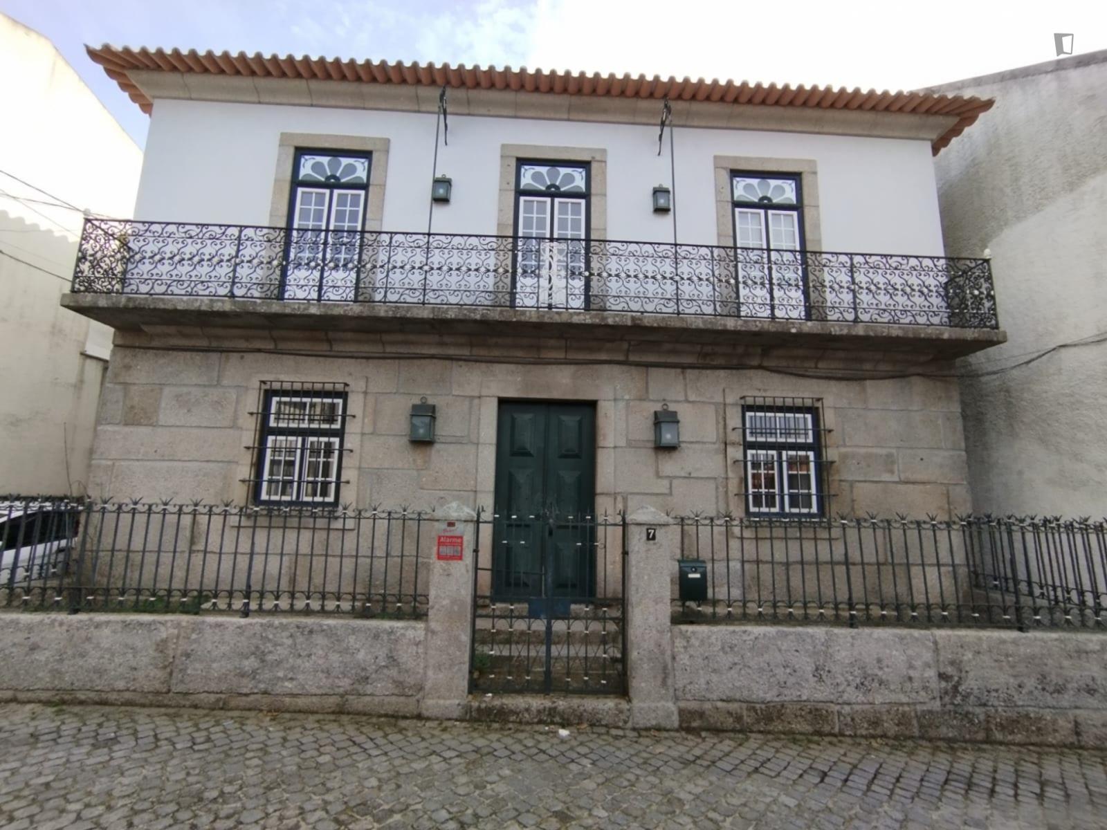 Homely 5 Bedroom House Close To Serra Da Estrela Nature Park - 1