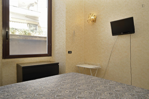 Pleasant double bedroom in proximity of Istituto Europeo di Design  - Gallery -  2