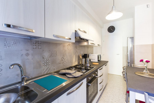 Spacious double bedroom in a 3-bedroom apartment near Parco Monte Stella