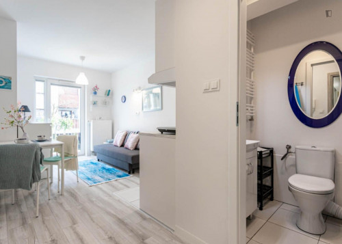Studio flat 25 minutes to Warsaw's center, close to SWPS University