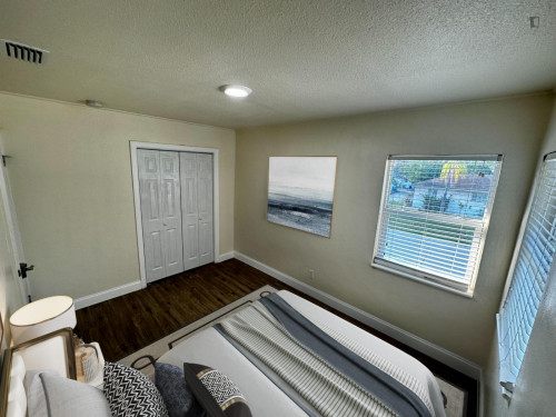 Bright Double Bedroom close to Stetson University College of Law