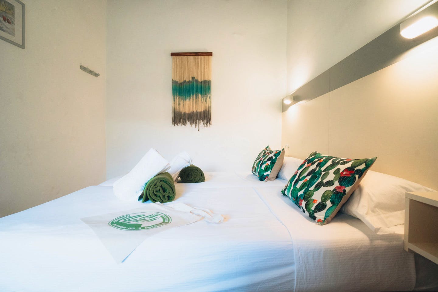 Twin Room – No Window - Sustainable Coliving and Coworking Oasis with Cultural Immersion in San Sebastian de La Gomera House - Gallery - 1