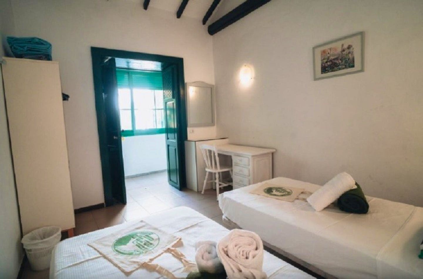 Twin Room – No Window - Sustainable Coliving and Coworking Oasis with Cultural Immersion in San Sebastian de La Gomera House - Gallery - 4