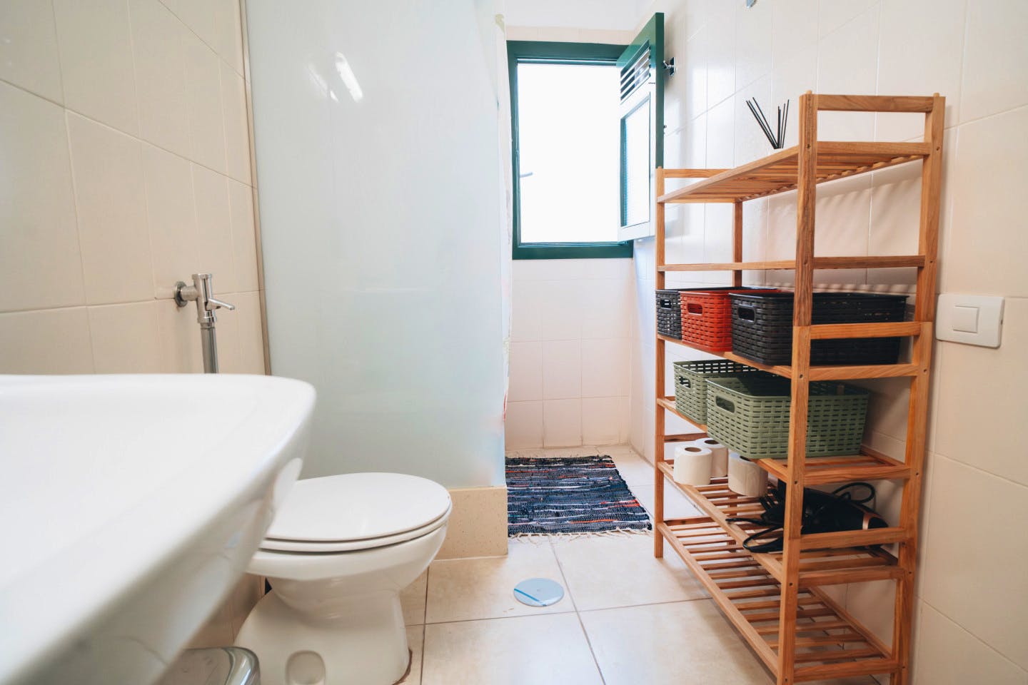 Twin Room – No Window - Sustainable Coliving and Coworking Oasis with Cultural Immersion in San Sebastian de La Gomera House - Gallery - 5