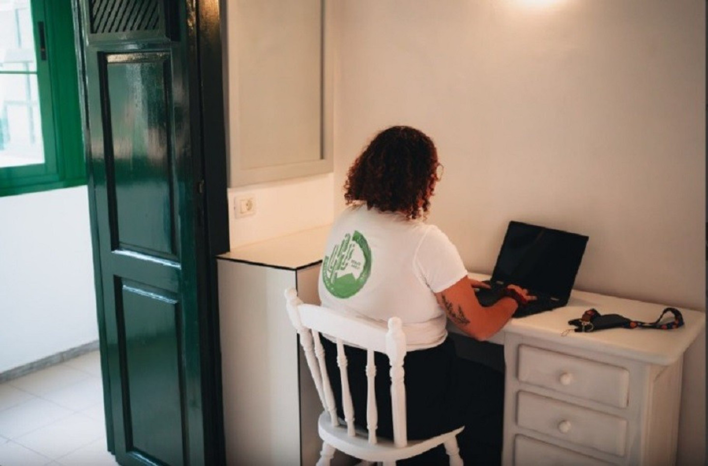 Twin Room – No Window - Sustainable Coliving and Coworking Oasis with Cultural Immersion in San Sebastian de La Gomera House - Gallery - 12
