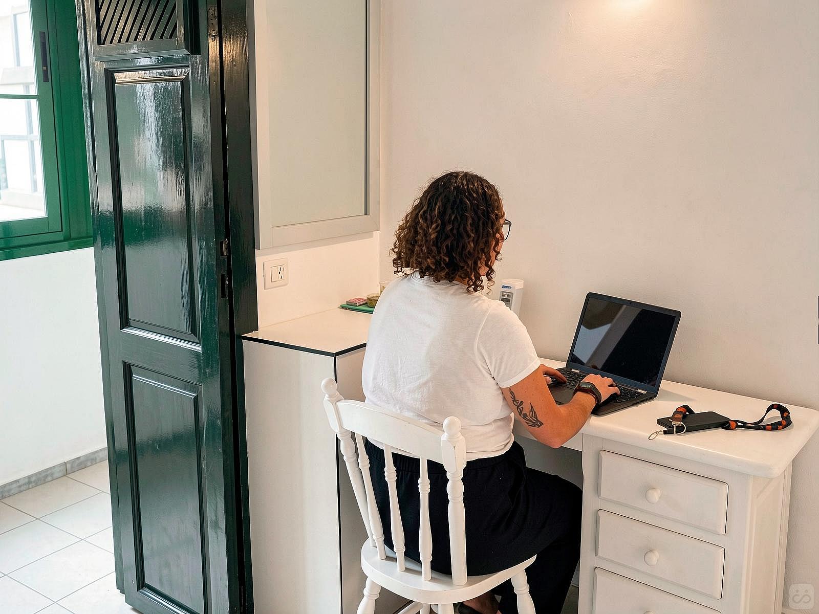 Twin Room – No Window - Sustainable Coliving and Coworking Oasis with Cultural Immersion in San Sebastian de La Gomera House - Gallery - 22