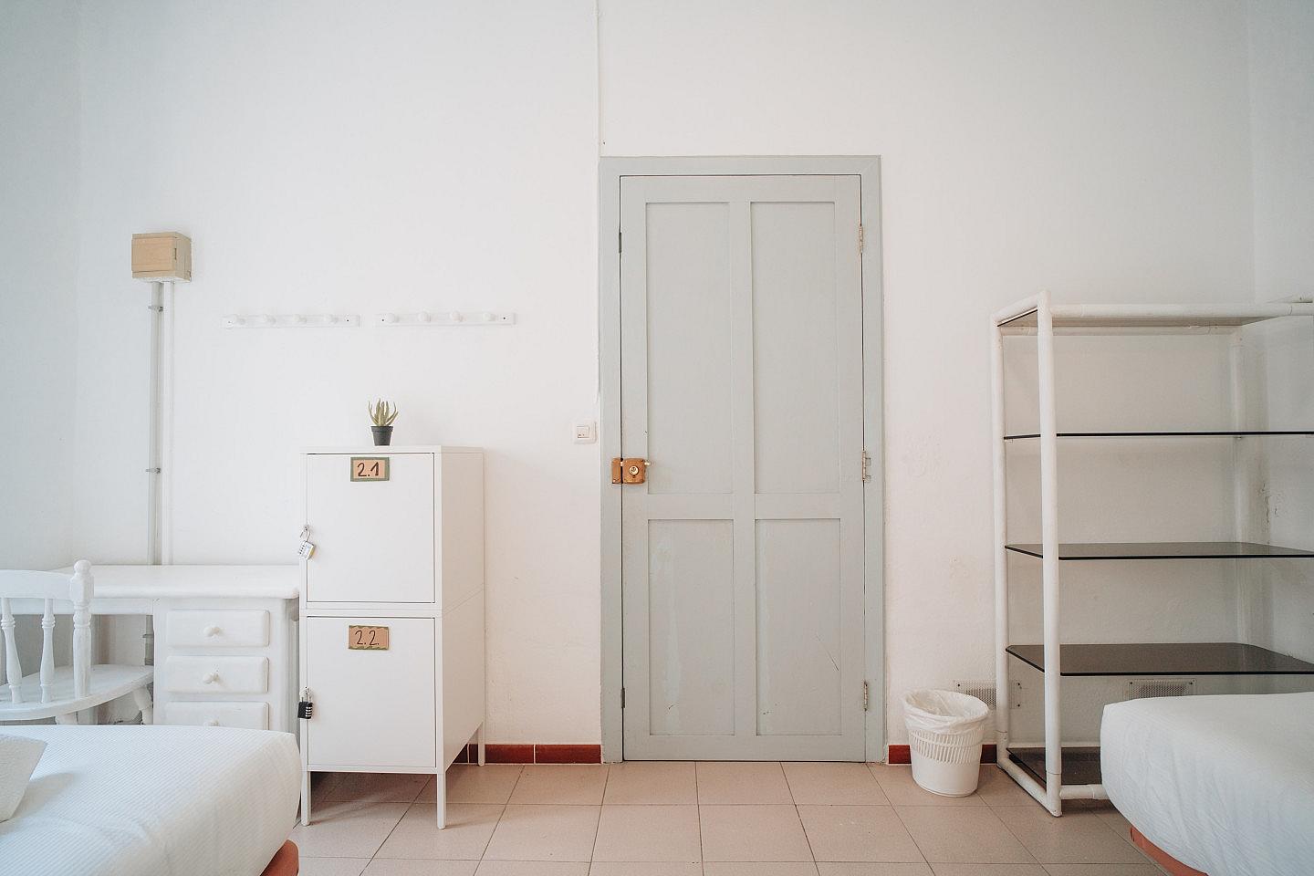 Bed In A 2-Bed Males Only Room - Sustainable Coliving and Coworking Oasis with Cultural Immersion in San Sebastian de La Gomera House - Gallery - 26