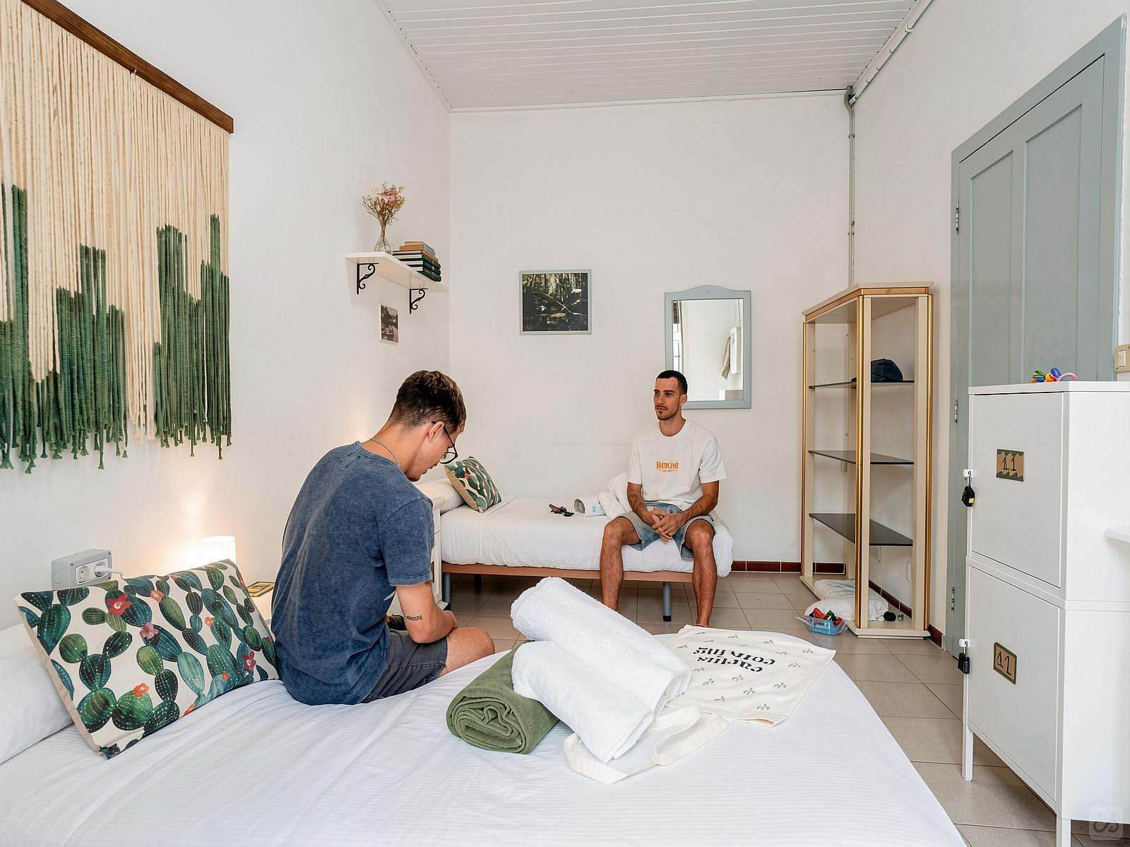 Bed In A 2-Bed Males Only Room - Sustainable Coliving and Coworking Oasis with Cultural Immersion in San Sebastian de La Gomera House - Gallery - 32