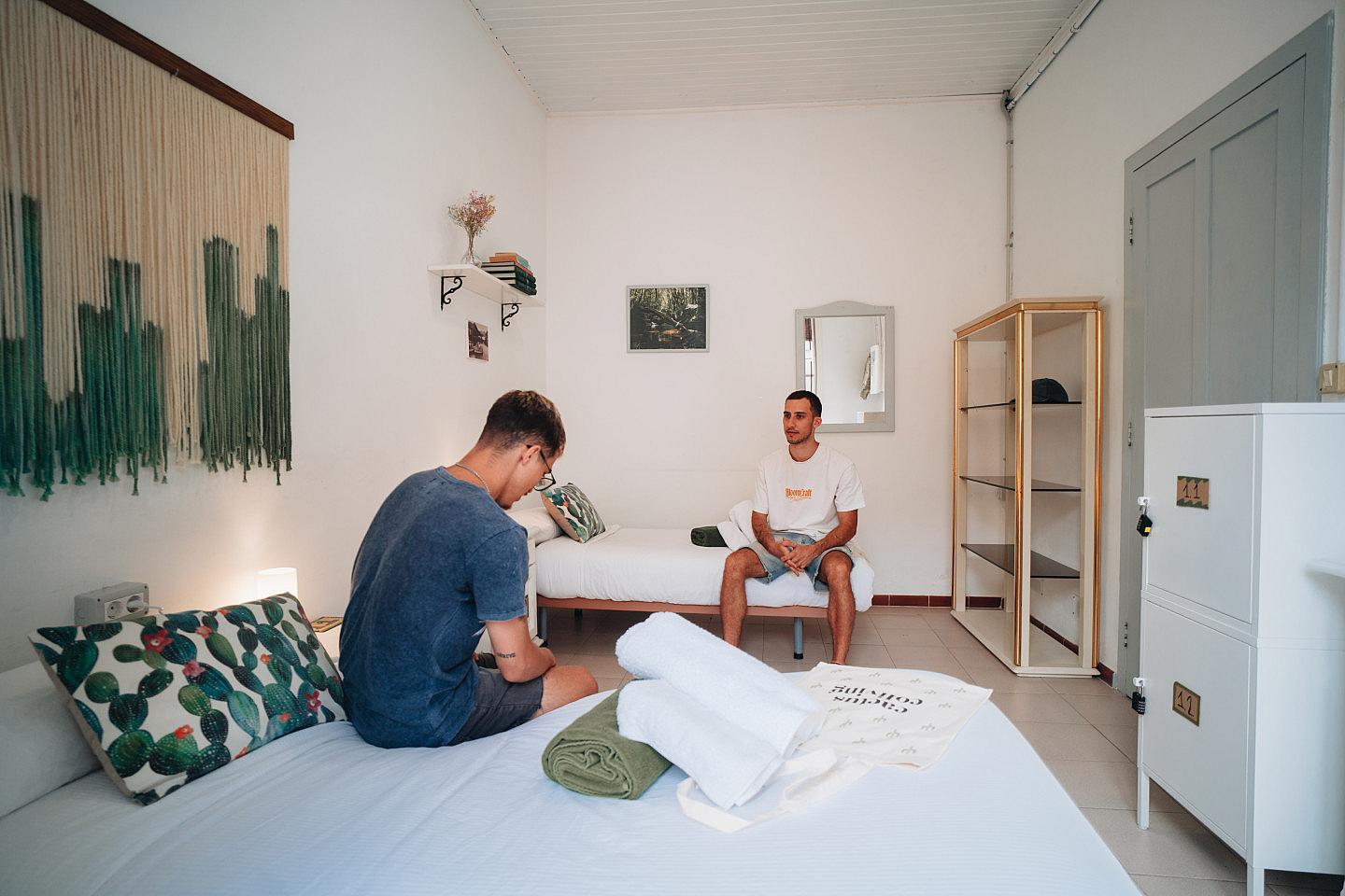 Bed In A 2-Bed Males Only Room - Sustainable Coliving and Coworking Oasis with Cultural Immersion in San Sebastian de La Gomera House - Gallery - 25