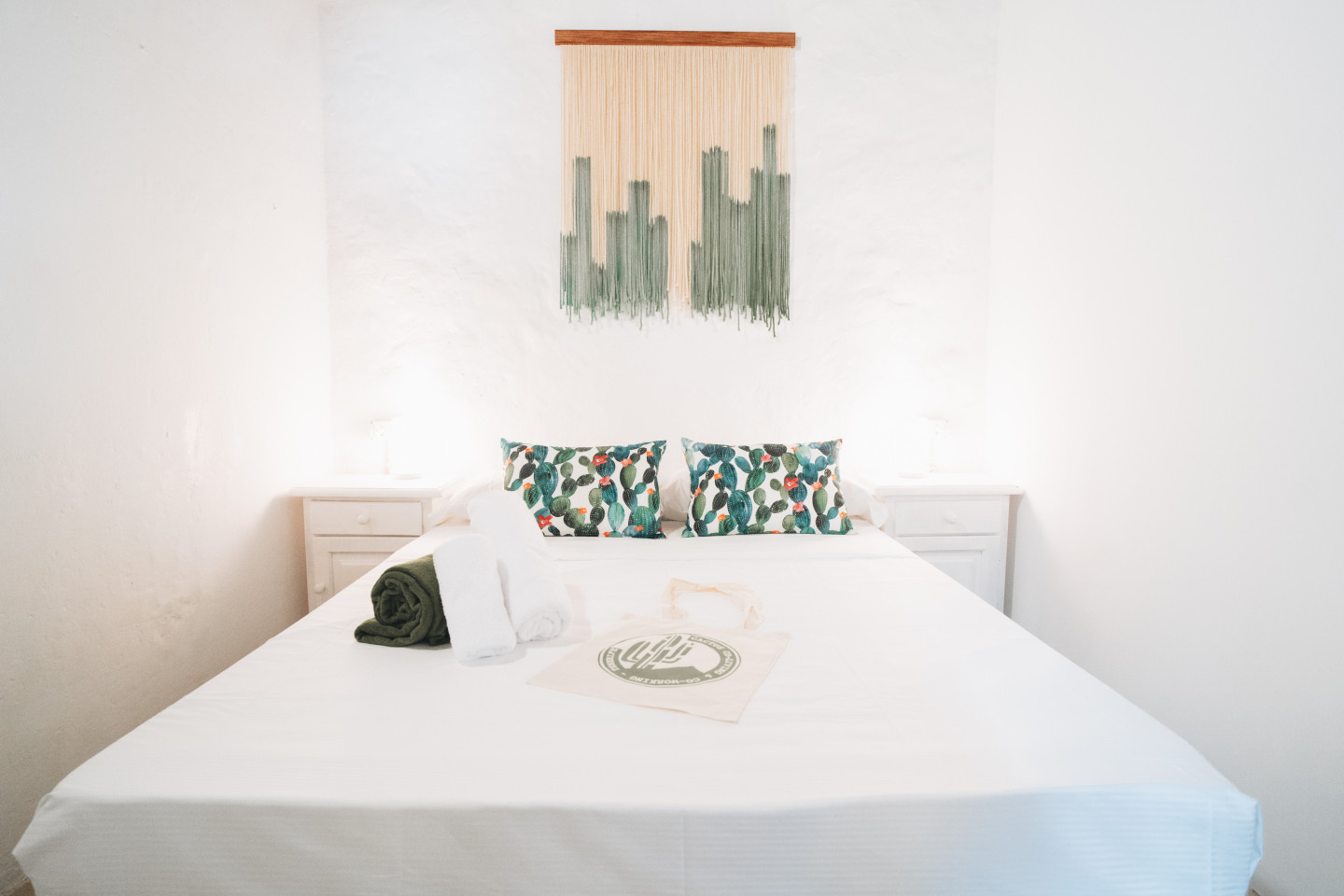 Double Room (double Bed) – Window - Sustainable Coliving and Coworking Oasis with Cultural Immersion in San Sebastian de La Gomera House - Gallery - 13